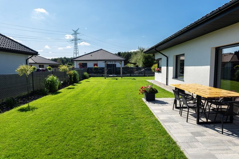 Przydomowe oczyszczalnie ścieków — jak skutecznie radzić sobie z osadami i ich odprowadzaniem?